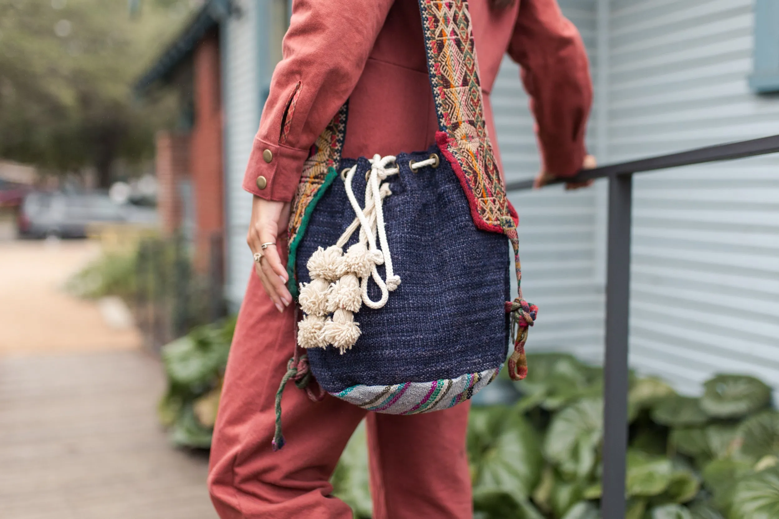 Cinturon Bucket in Navy (MORE STRAP COLORS)