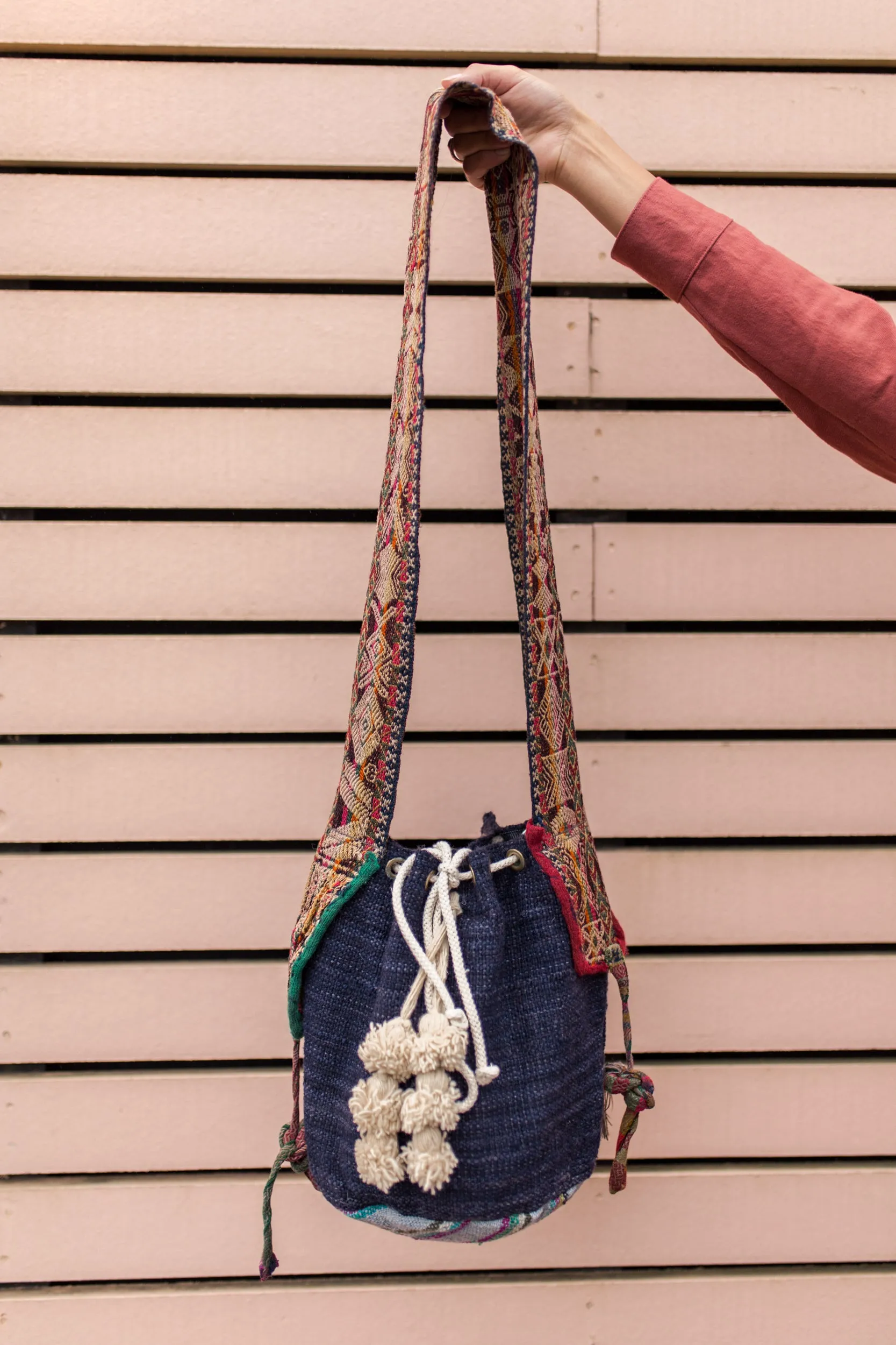 Cinturon Bucket in Navy (MORE STRAP COLORS)